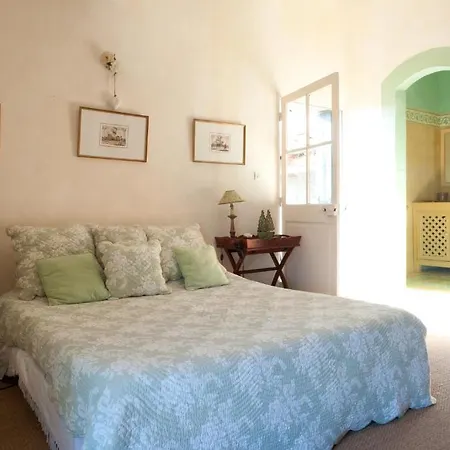 Guest house Maison D'hotes Mas De Barbut 3*